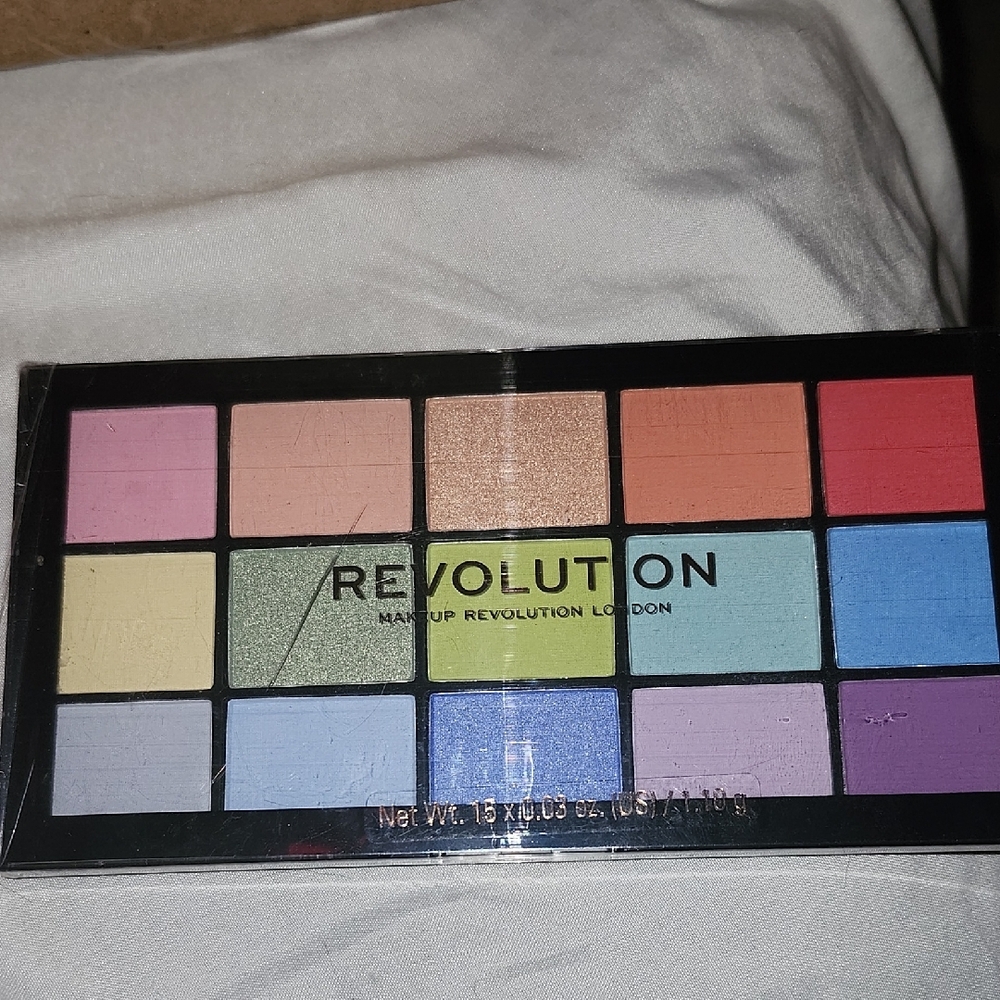 Revolution Makeup Palette - Vibrant Multi-Color